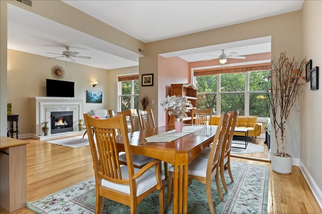 7510 North Greenview Avenue Chicago IL 60626