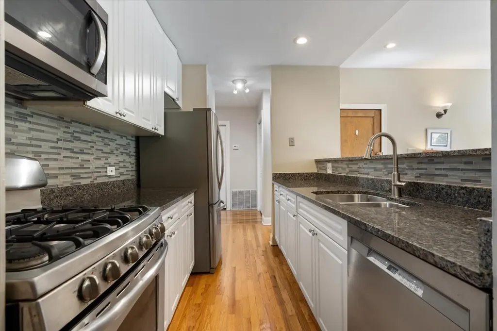 7510 North Greenview Avenue Chicago IL 60626