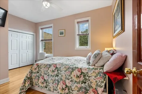 7510 North Greenview Avenue Chicago IL 60626