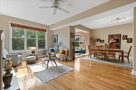 7510 North Greenview Avenue Chicago IL 60626