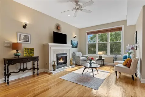 7510 North Greenview Avenue Chicago IL 60626