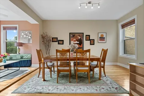 7510 North Greenview Avenue Chicago IL 60626