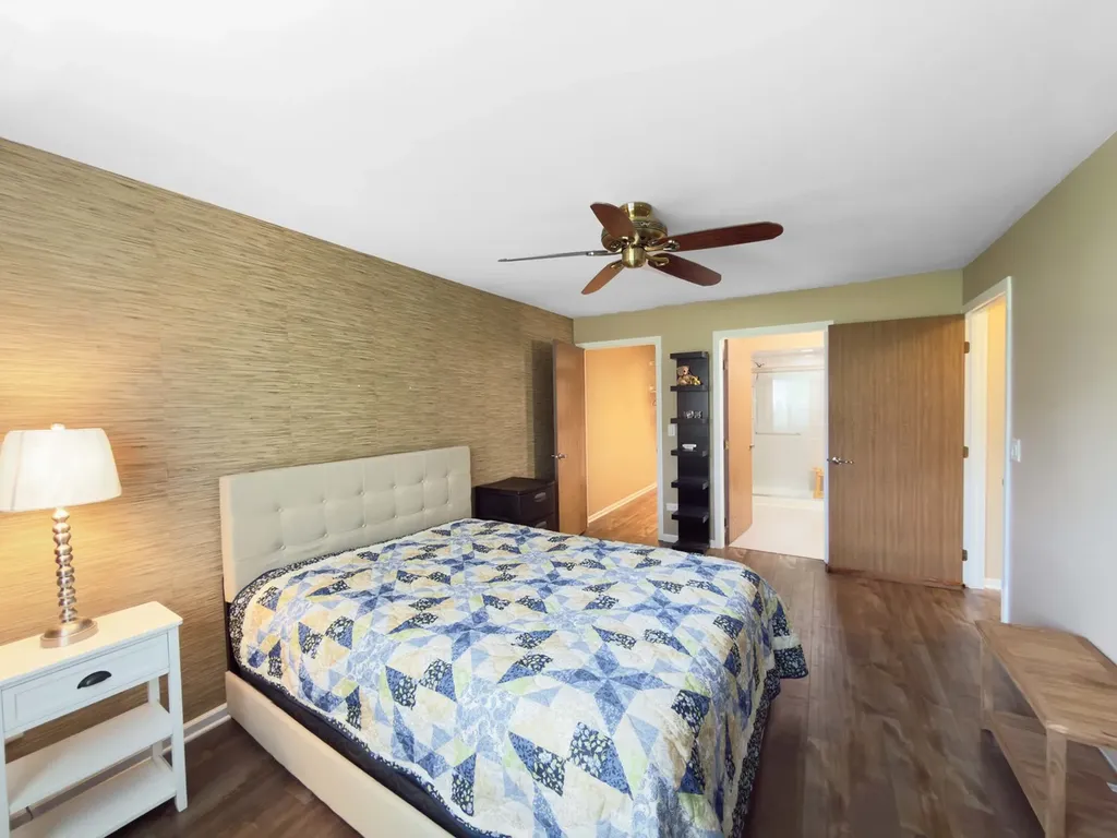 322 Winfield Court Schaumburg IL 60194