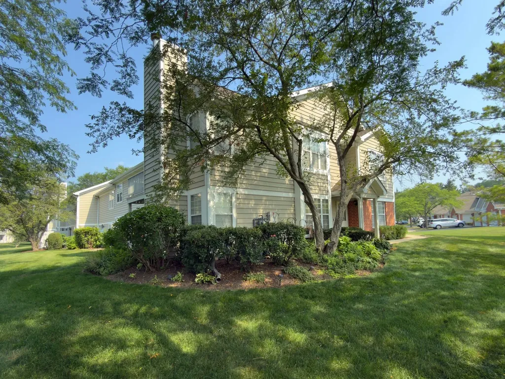 322 Winfield Court Schaumburg IL 60194