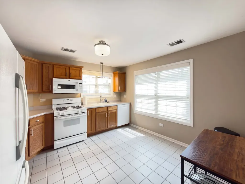 322 Winfield Court Schaumburg IL 60194