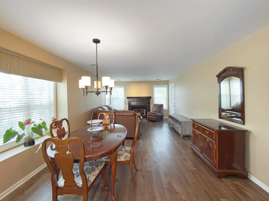 322 Winfield Court Schaumburg IL 60194