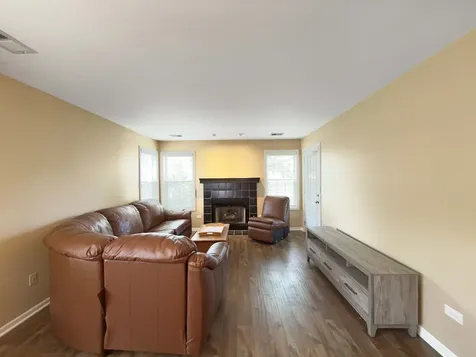 322 Winfield Court Schaumburg IL 60194