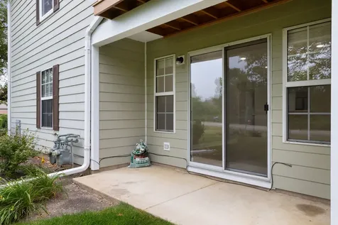 16 Taft Court Streamwood IL 60107