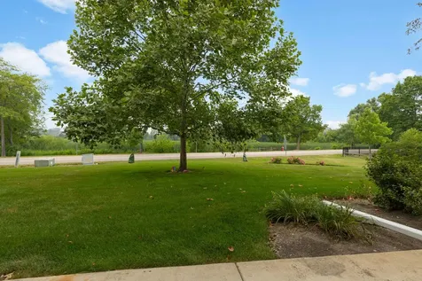 16 Taft Court Streamwood IL 60107