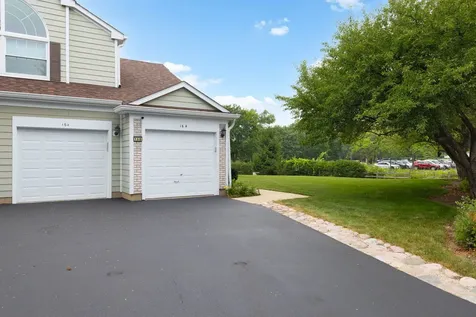 16 Taft Court Streamwood IL 60107