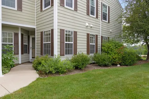 16 Taft Court Streamwood IL 60107