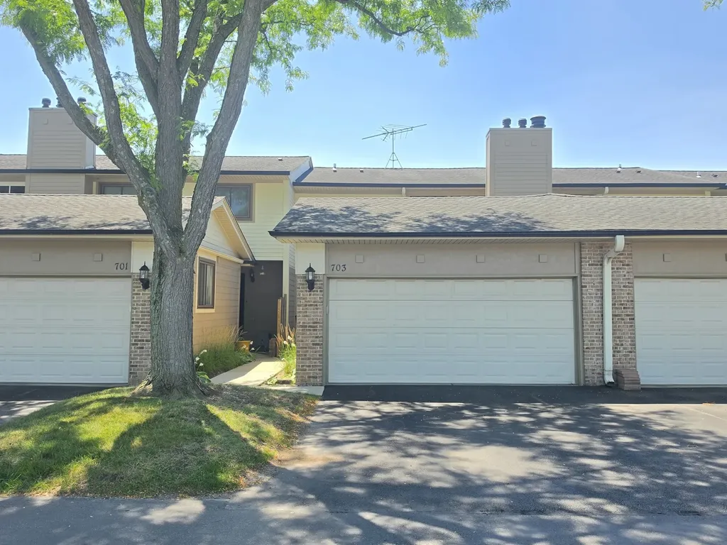 703 Mallard Lane Deerfield IL 60015