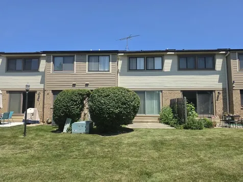 703 Mallard Lane Deerfield IL 60015