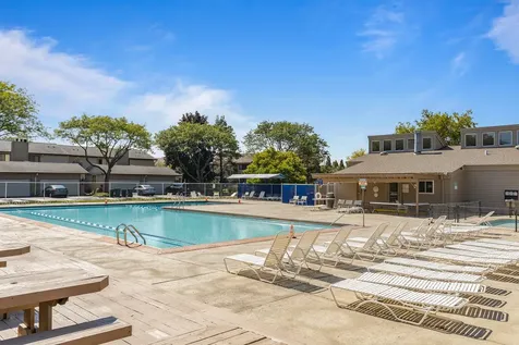 703 Mallard Lane Deerfield IL 60015