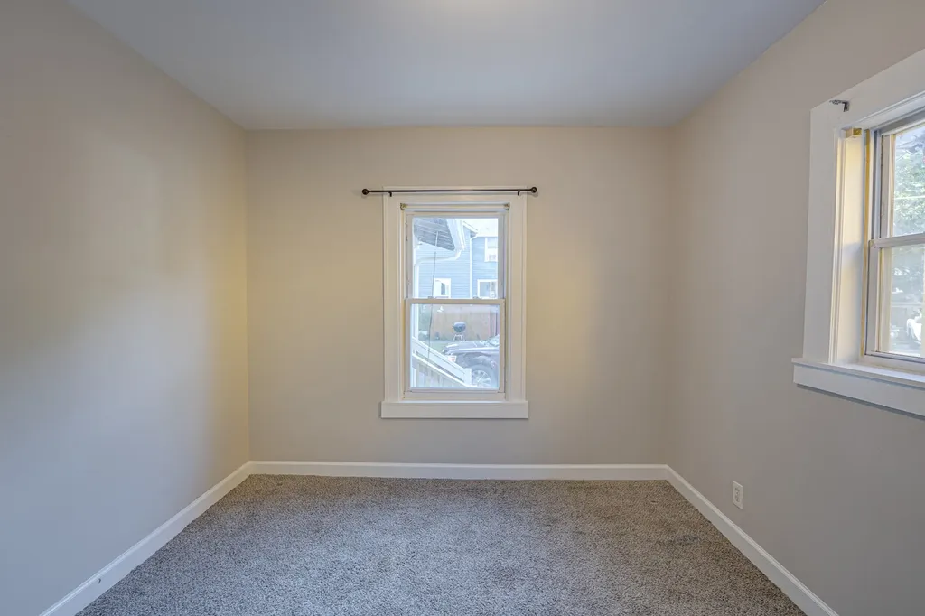 563 South Lake Street Aurora IL 60506