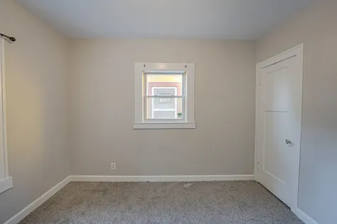 563 South Lake Street Aurora IL 60506