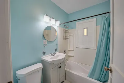 563 South Lake Street Aurora IL 60506