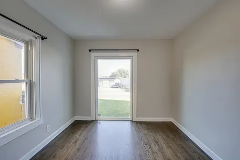 563 South Lake Street Aurora IL 60506
