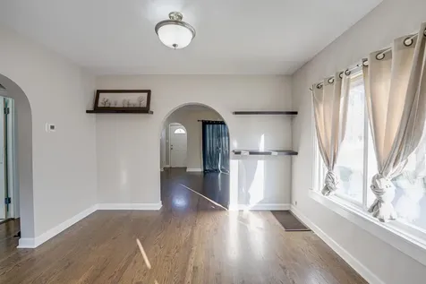 563 South Lake Street Aurora IL 60506