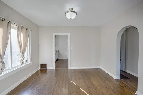 563 South Lake Street Aurora IL 60506