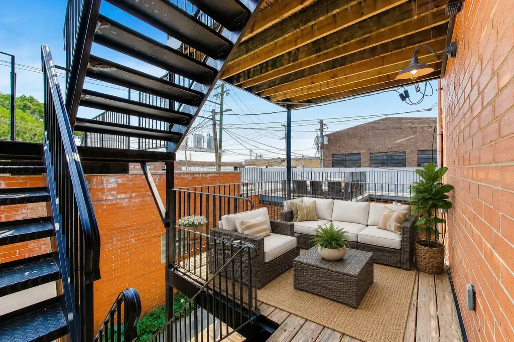 2455 West Arthington Street Chicago IL 60612
