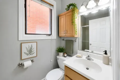 2455 West Arthington Street Chicago IL 60612