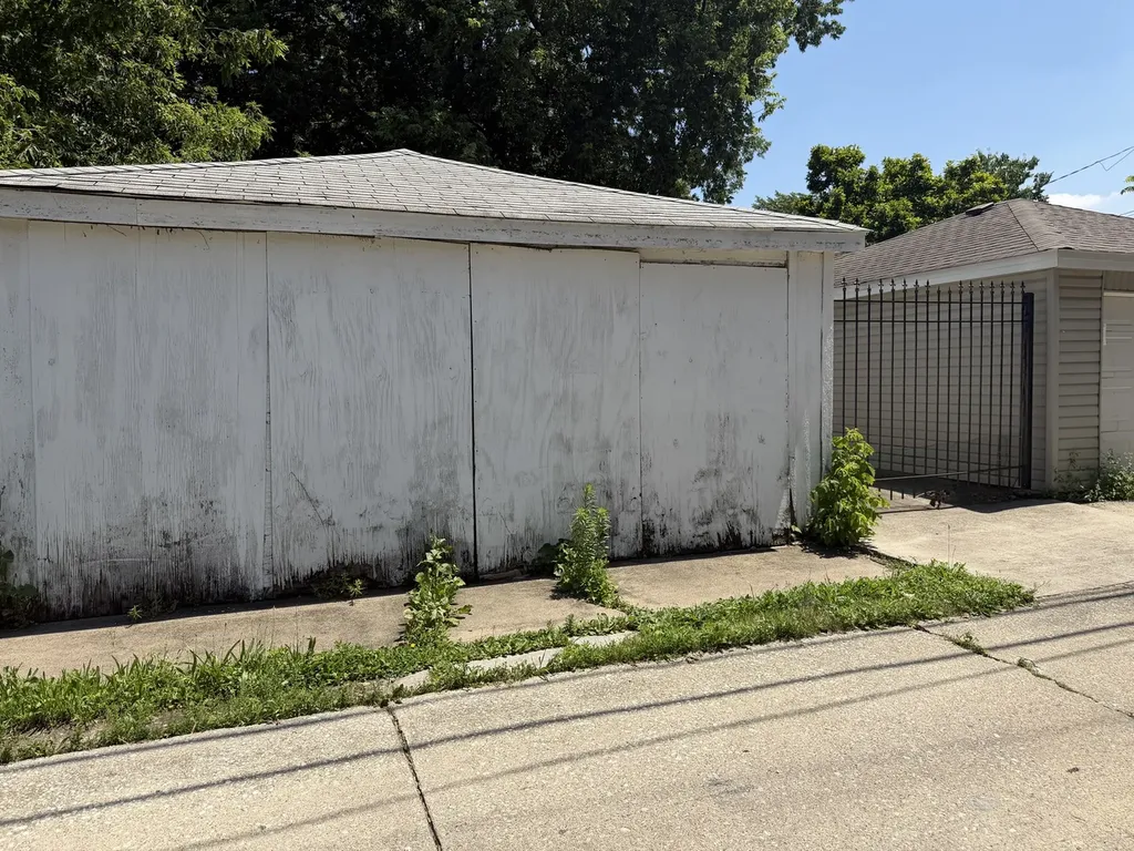 8504 South Prairie Avenue Chicago IL 60619