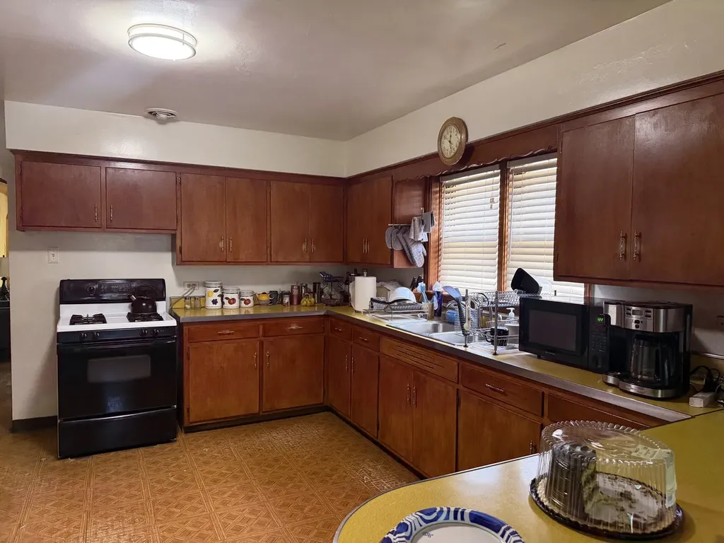 8504 South Prairie Avenue Chicago IL 60619
