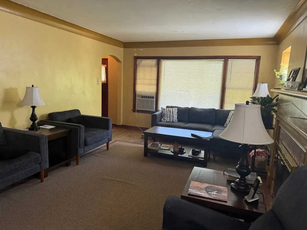 8504 South Prairie Avenue Chicago IL 60619