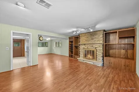 602 East Hackberry Drive Arlington Heights IL 60004