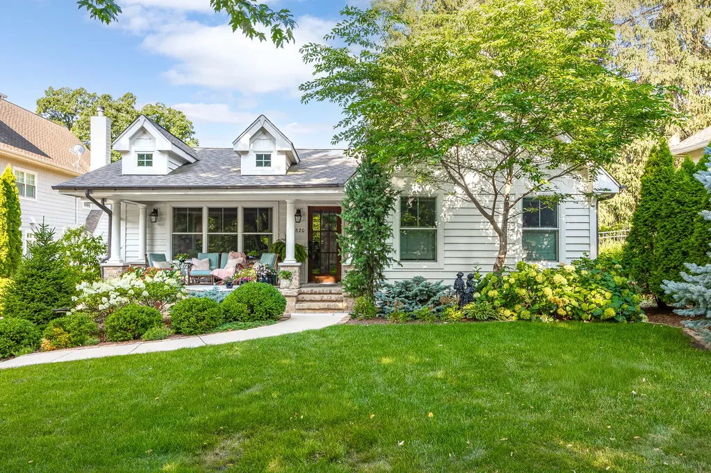 4820 Lee Avenue Downers Grove IL 60515