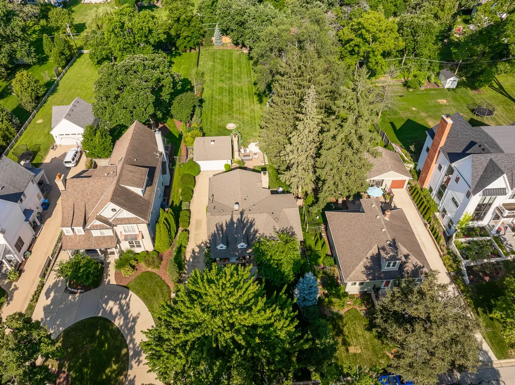 4820 Lee Avenue Downers Grove IL 60515