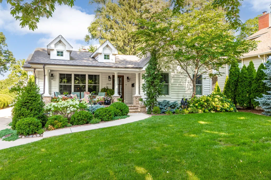 4820 Lee Avenue Downers Grove IL 60515