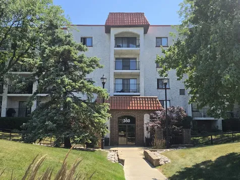 350 Plum Creek Drive Wheeling IL 60090