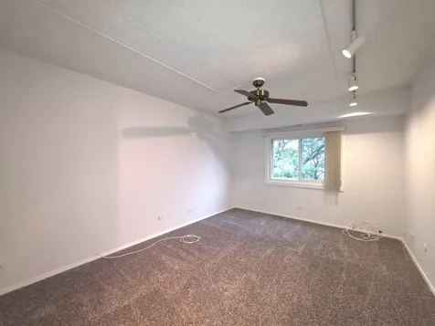 350 Plum Creek Drive Wheeling IL 60090