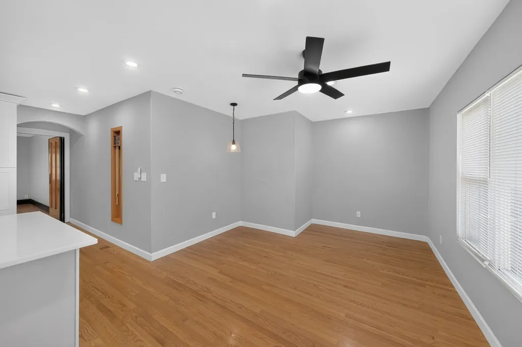 5755 West Eddy Street Chicago IL 60634