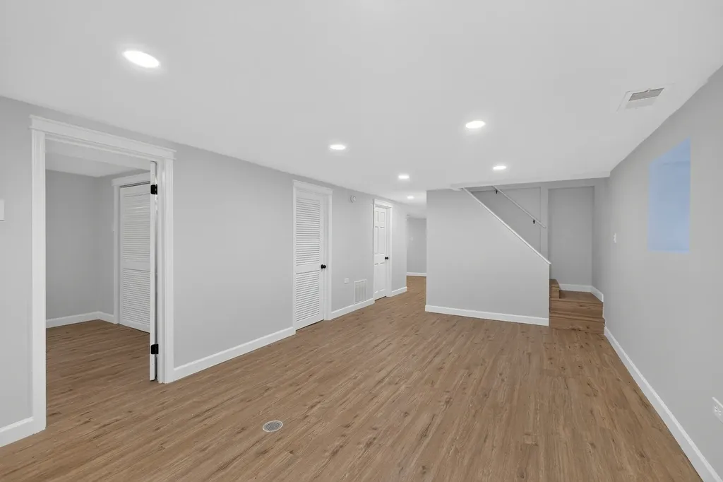 5755 West Eddy Street Chicago IL 60634