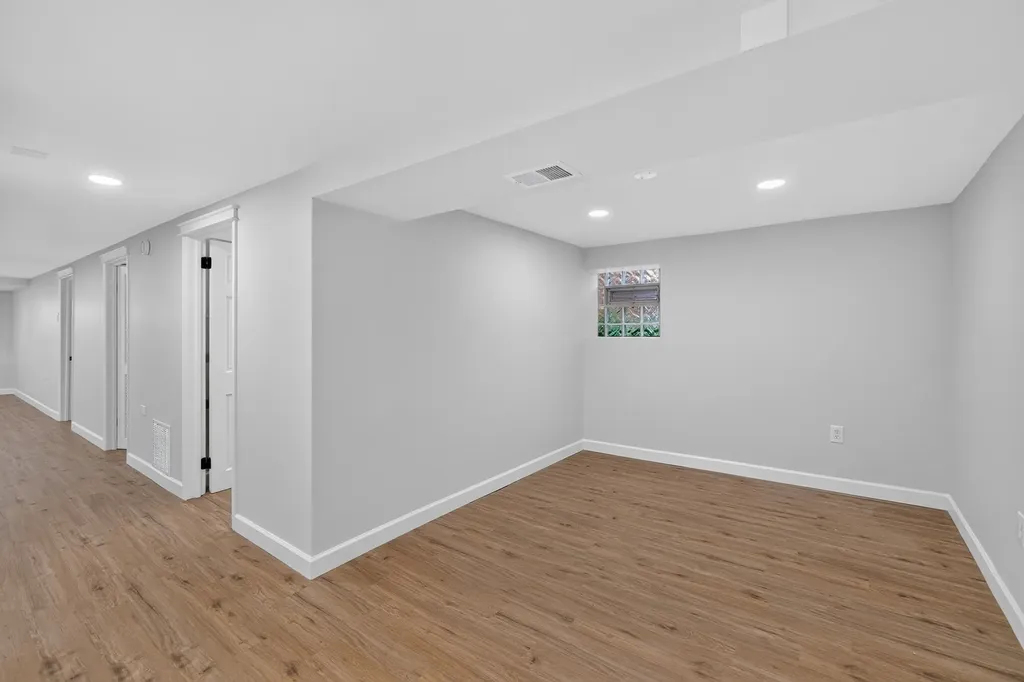 5755 West Eddy Street Chicago IL 60634