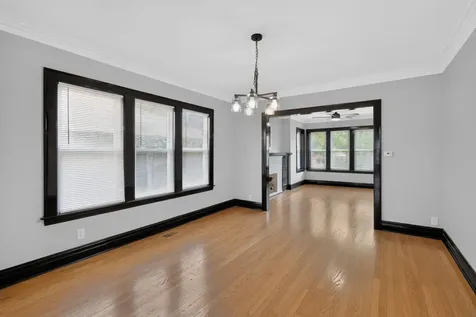 5755 West Eddy Street Chicago IL 60634