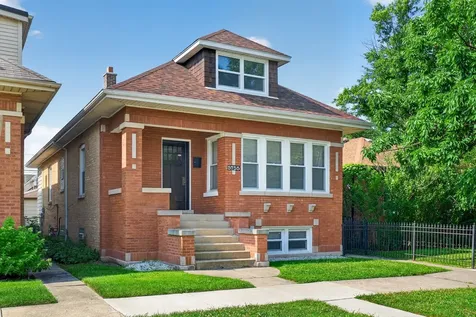 5755 West Eddy Street Chicago IL 60634