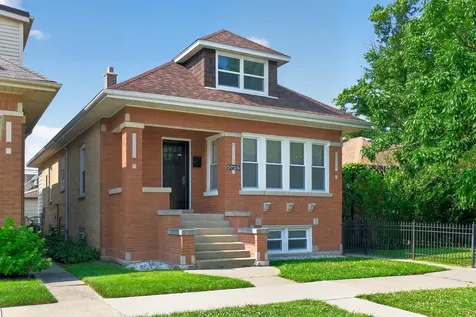 5755 West Eddy Street Chicago IL 60634
