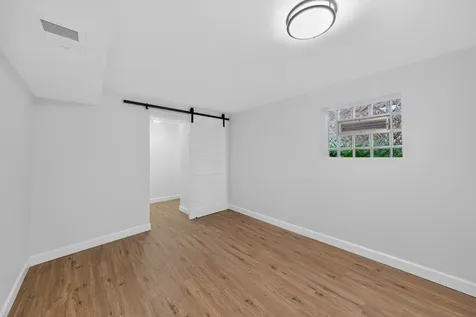 5755 West Eddy Street Chicago IL 60634