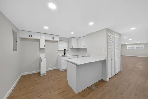 5755 West Eddy Street Chicago IL 60634