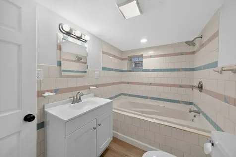 5755 West Eddy Street Chicago IL 60634