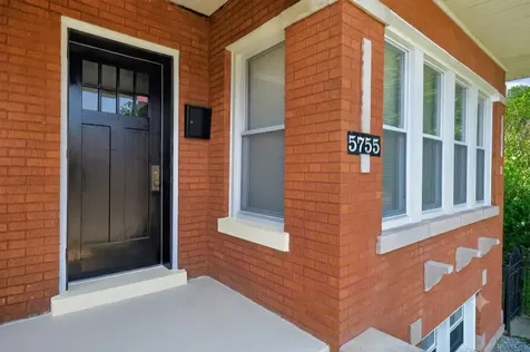 5755 West Eddy Street Chicago IL 60634