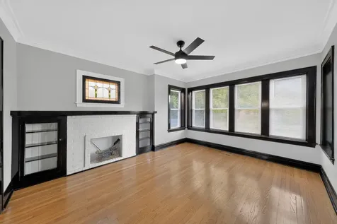 5755 West Eddy Street Chicago IL 60634