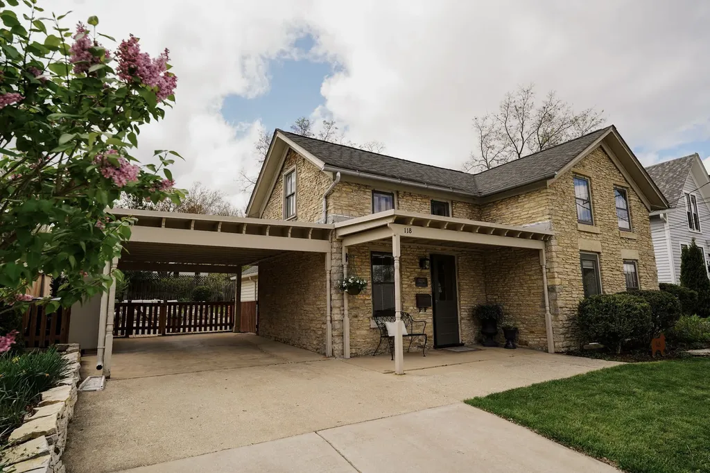 118 South River Lane Geneva IL 60134