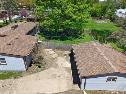 41557 North Illinois Street Zion IL 60099