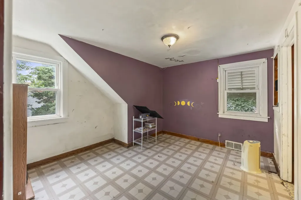 732 Bangs Street Aurora IL 60505