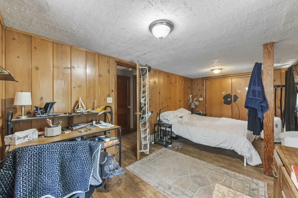 732 Bangs Street Aurora IL 60505